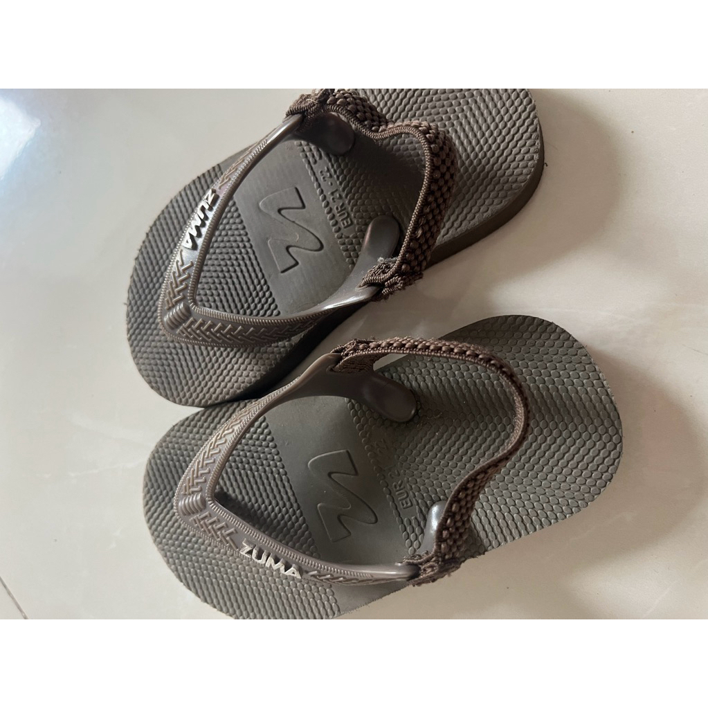 Preloved Sandal Anak Zuma
