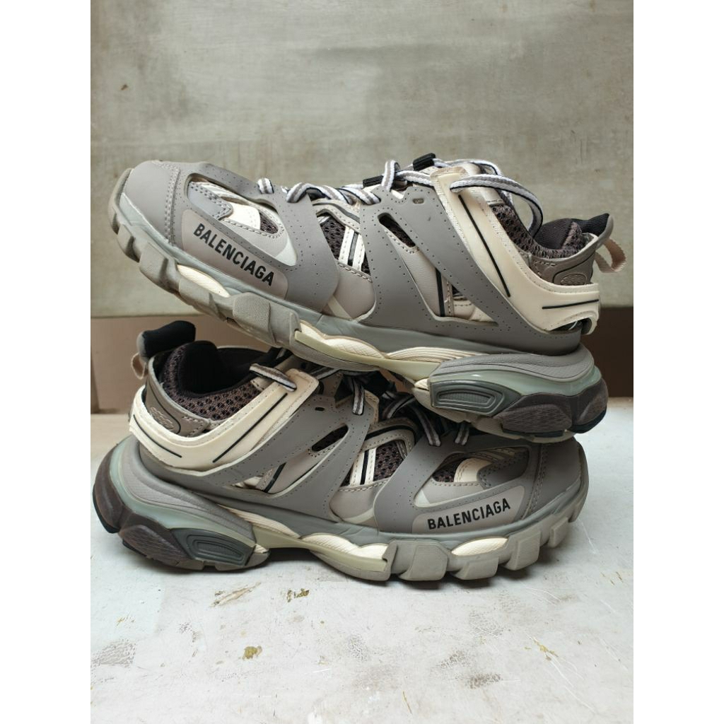 SEPATU SECOND BRAND BALENCIAGA TRACK