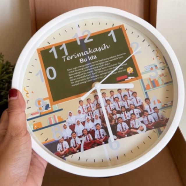 JAM DINDING 20cm Hadiah Kenaikan Kelas Perpisahan Sekolah Kenang-kenangan Walikelas Hari Guru Magang