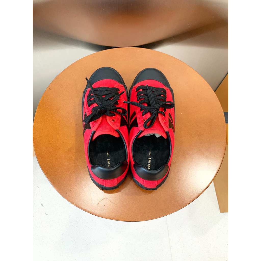Private Eyes - Celine Red shoes