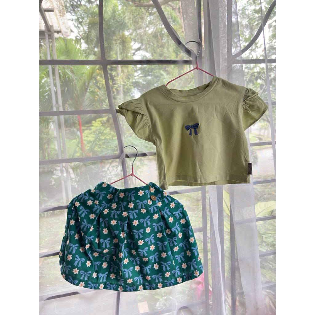 Preloved Set baju anak perempuan brand mooi