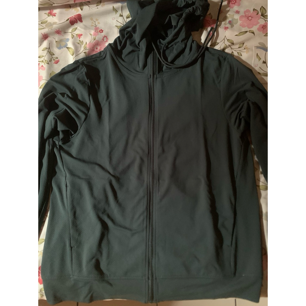 jaket airism hijau uniqlo