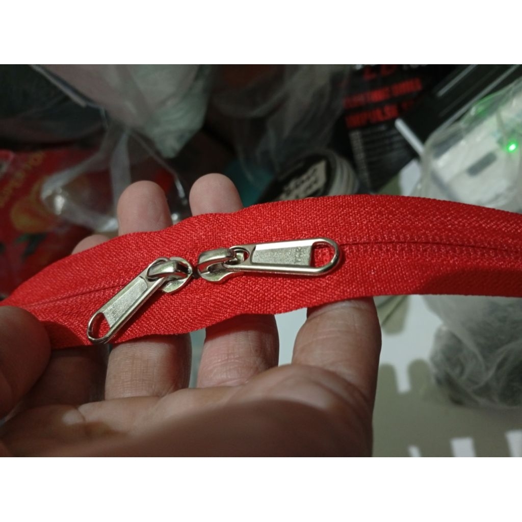 #5 RESLETING TERBALIK TAS SEDANG KECIL MERAH SET ZIPPER 2 PCS REPARASI JAHIT ULANG YA.