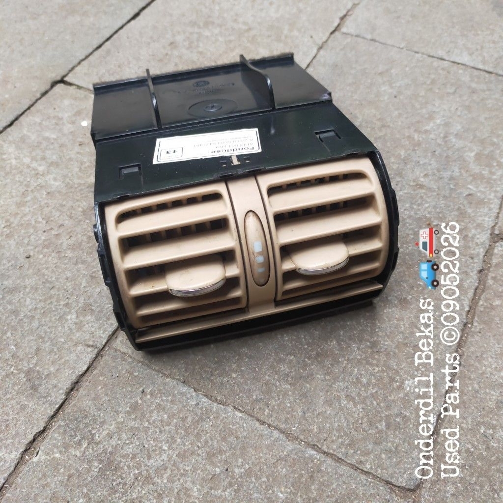 Mercedes-Benz C-Class W203 Centre Console Rear Air Vent Grill A2038300454