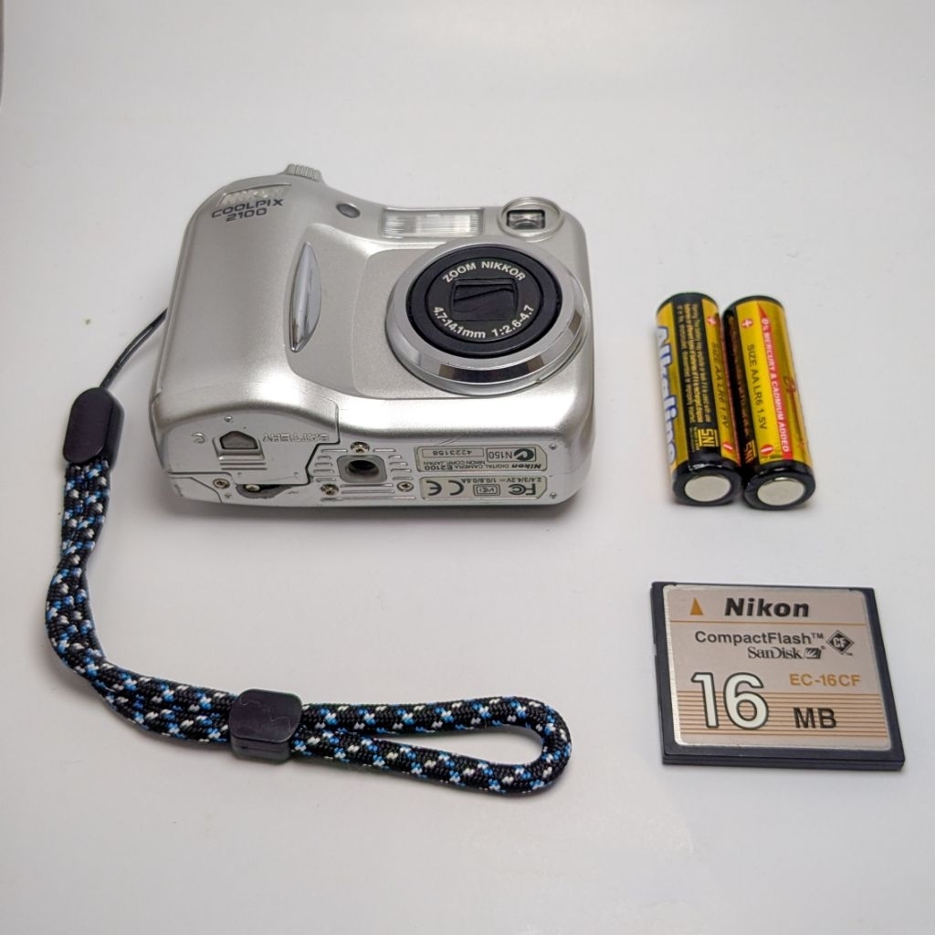Kamera Digital Nikon Coolpix2100 Second
