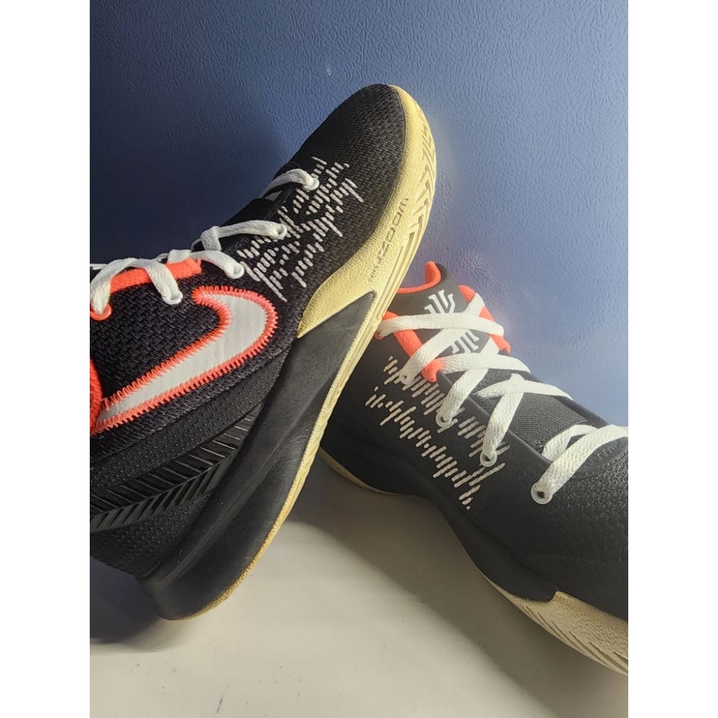 Nike Kyrie Flytrap2. 42,5