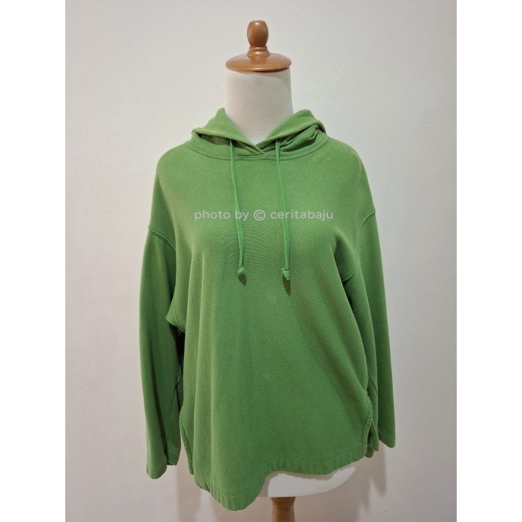 Sweatshirt Uniqlo – Hijau