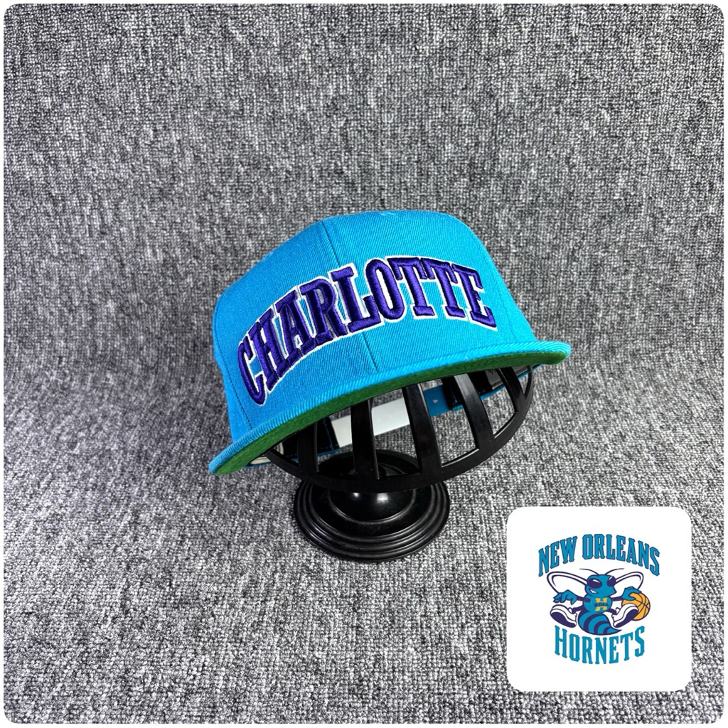 Topi NBA Hornets Mitchell & Ness Second Preloved Original 431
