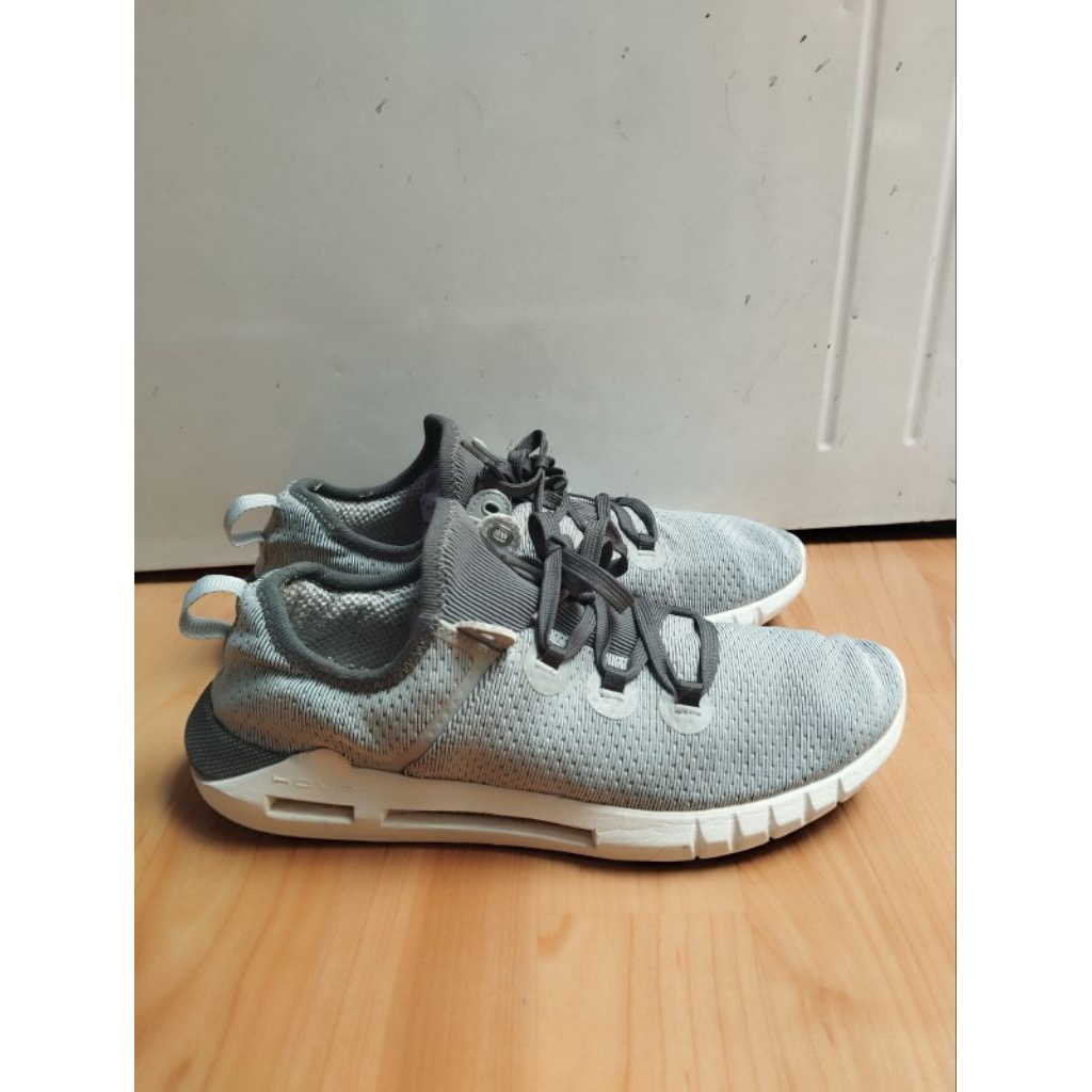 SEPATU RUNNING SNEAKERS UNDER ARMOUR HOVC SLK SIZE 41 BEKAS PRELOVED