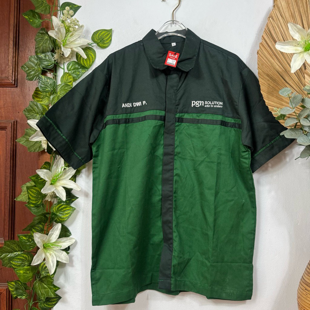 Kemeja Pria Hijau Tua Seragam pgn