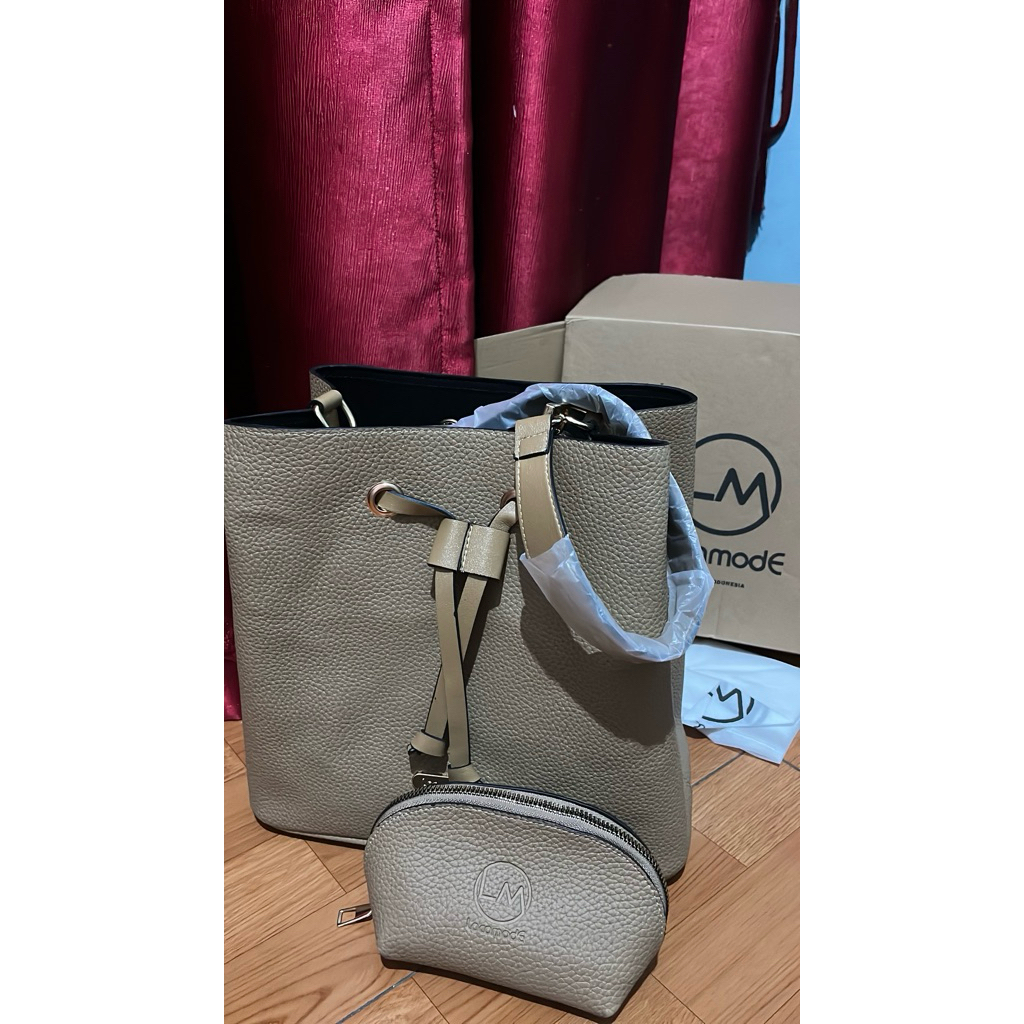 PL tas Locamode mirip coach