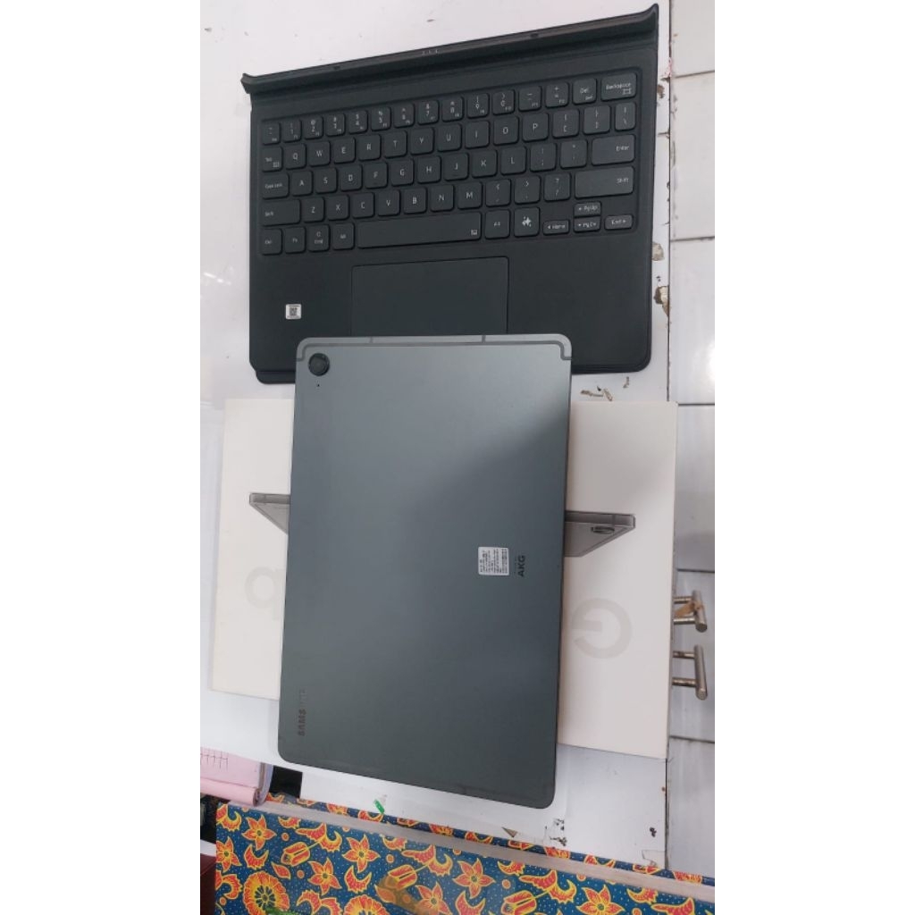 samsung tab s9 fe 5g 6/128 plus keyboard pen bekas mulus