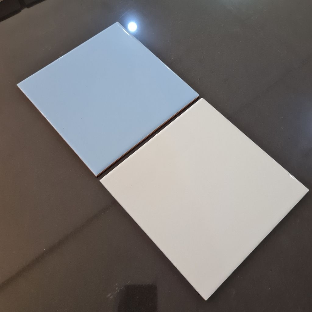 keramik 20x20 mulia biru polos kw1/keramik mulia putih polos kw1/mulia pastel blue/keramik dinding g