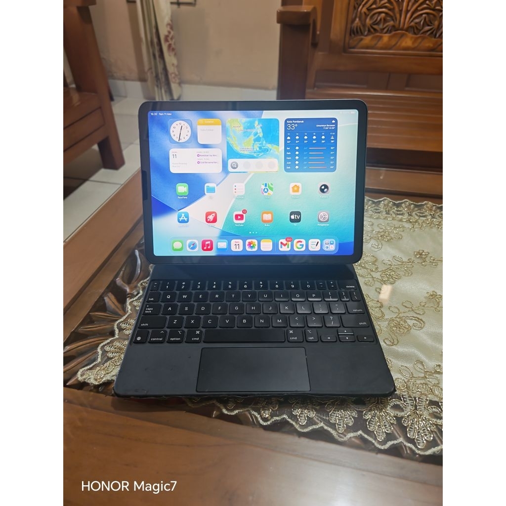 iPad air 4 64gb ex inter plus keyboard magnetic ori Apple