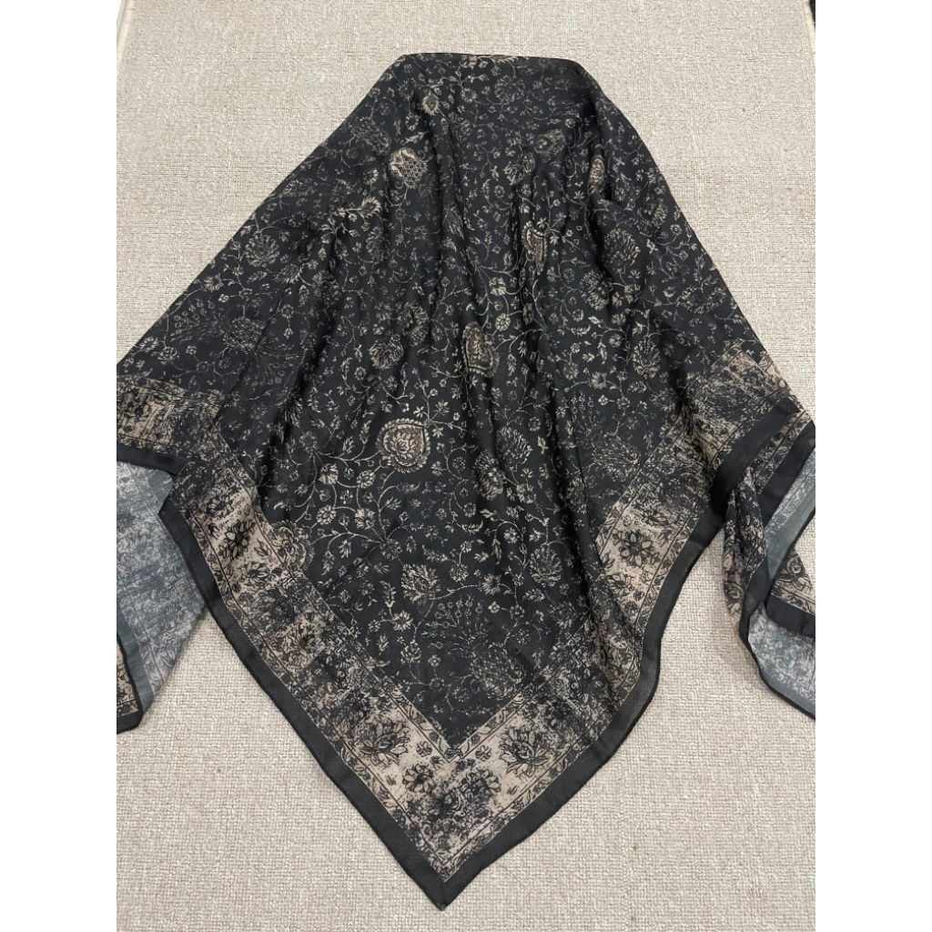 hijab segi empat motif turki
