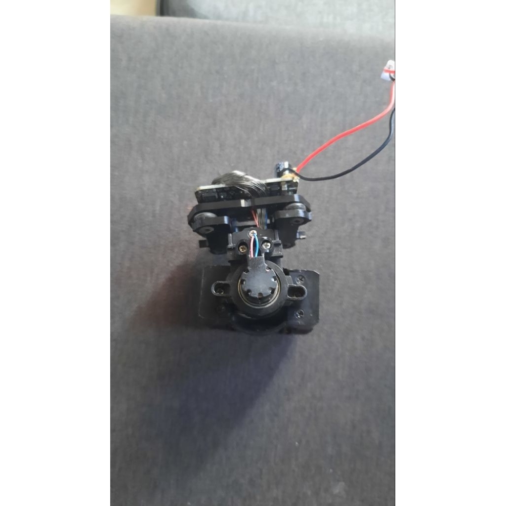 sjrc f11 4k pro 1,5km. kamera+gimbal second.