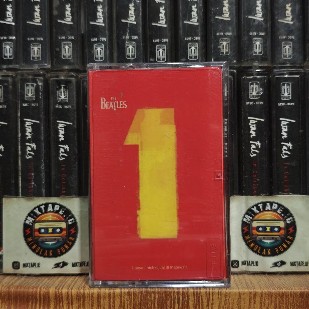 Kaset - The Beatles - 1 - Radio Tape - Kaset Pita - Radio - Pemutar Kaset - Retro - Classic - Casset