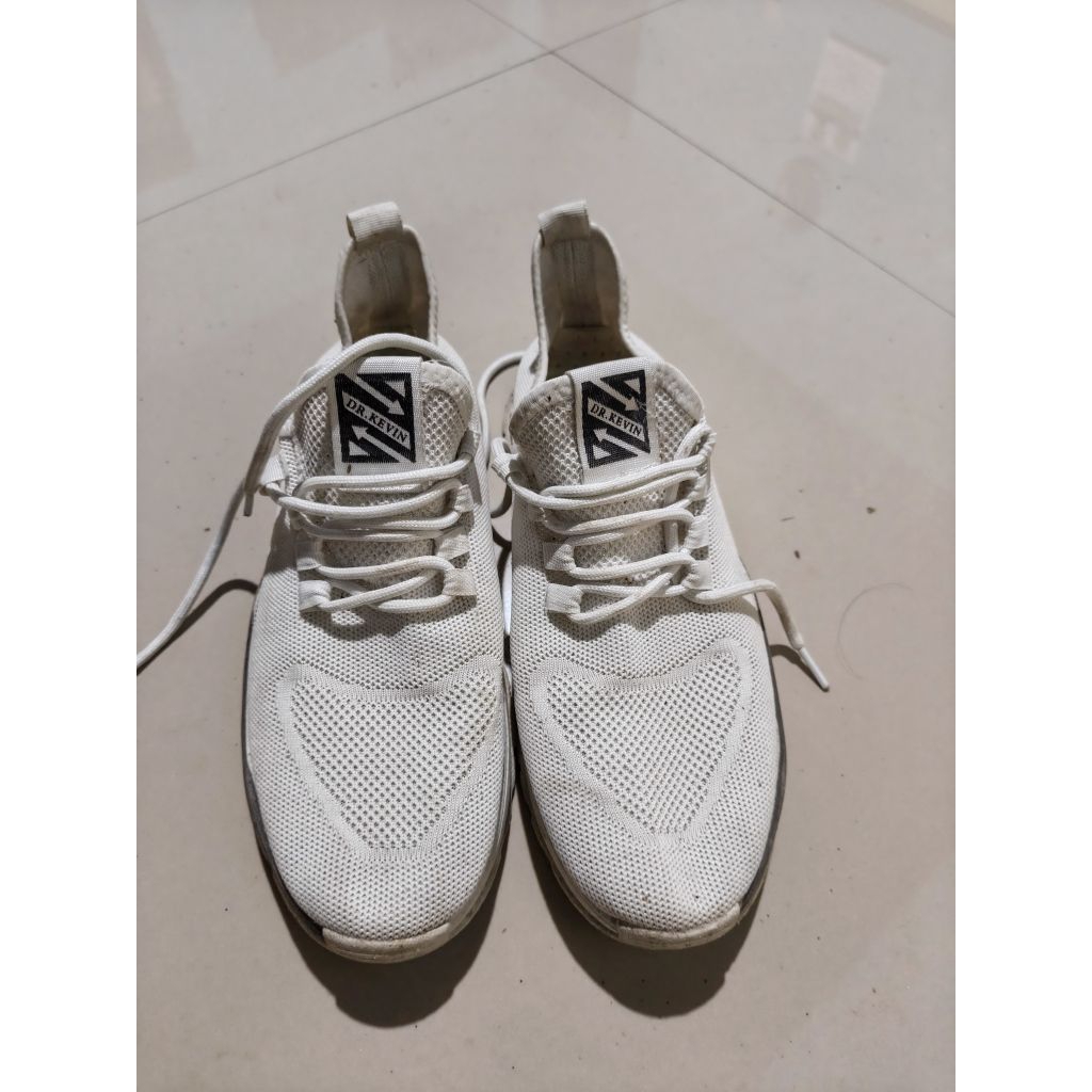 sepatu DR.Kevin