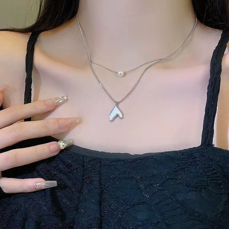 Kalung Rantai Berlapis Perak dengan Hiasan Mutiara Bulat & Liontin Ekor Ikan Mutiara Alam – Desain E