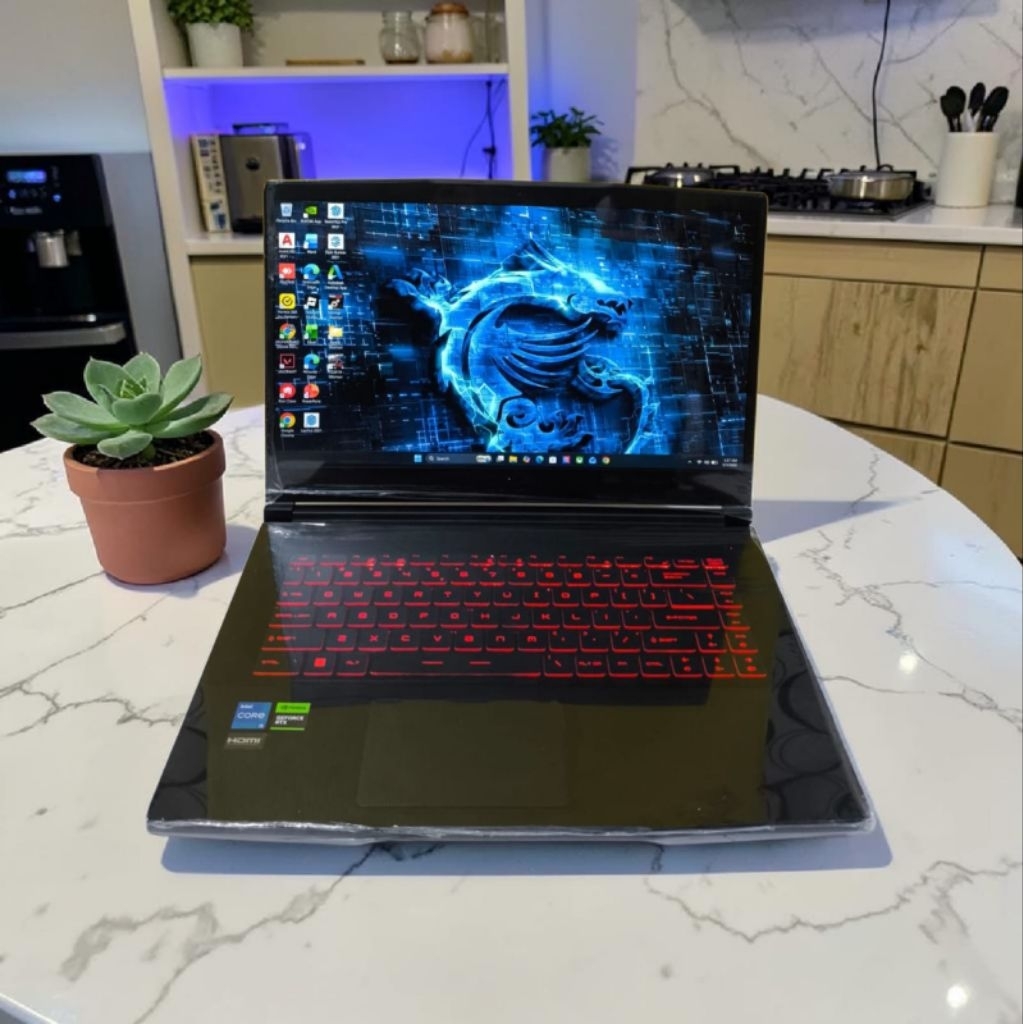 LAPTOP MSI EV-Thin MULUS LIKE NEW FULLSET BOX [GEN 12] SSD 512GB DUAL VGA Nvidia RTX 3050