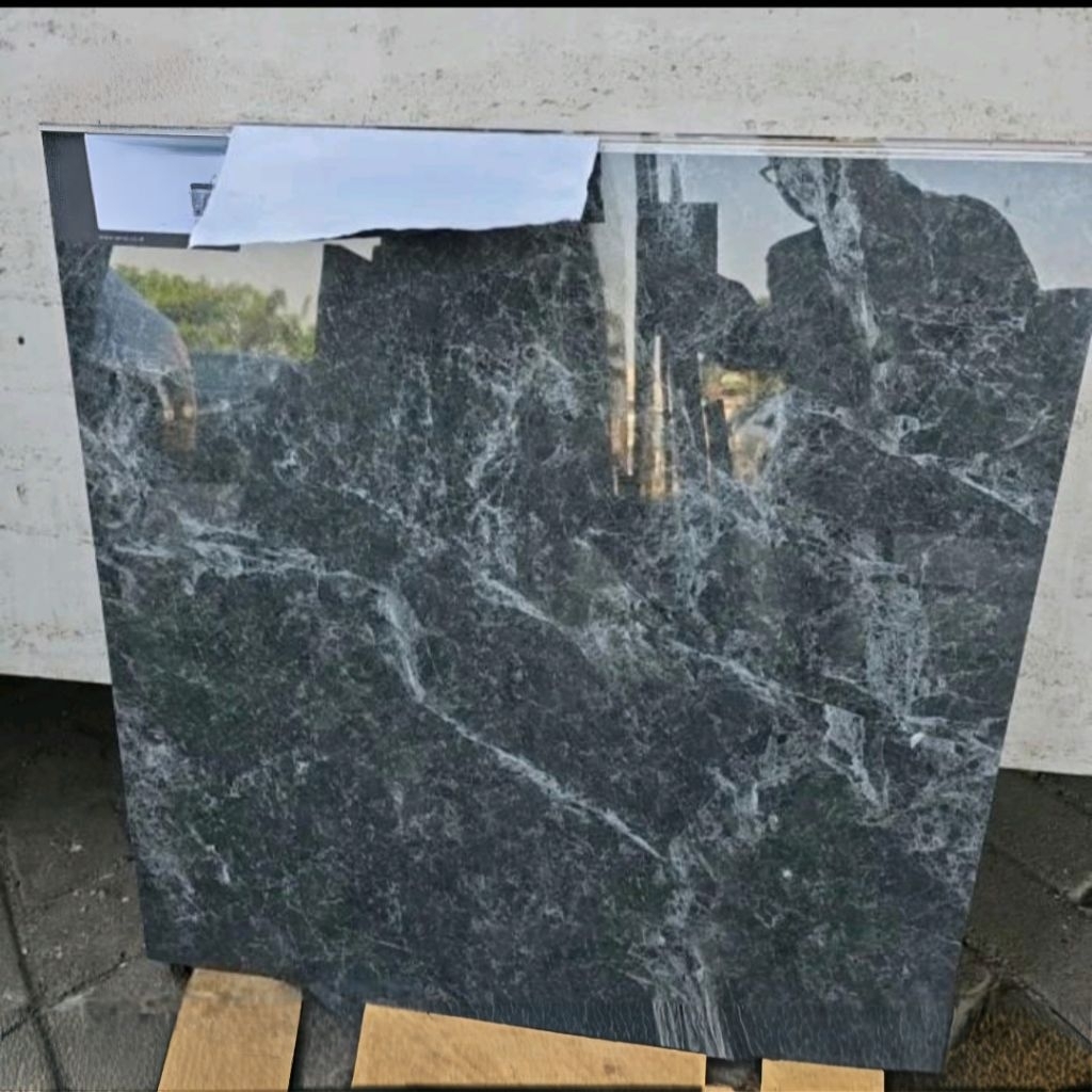 GRANIT 60X60 KW1 GLOSSY MOTIF MARMER GREY , GRANIT 60X60 MOTIF CARARA GLAZED POLISHED | ARNA ELEANOR