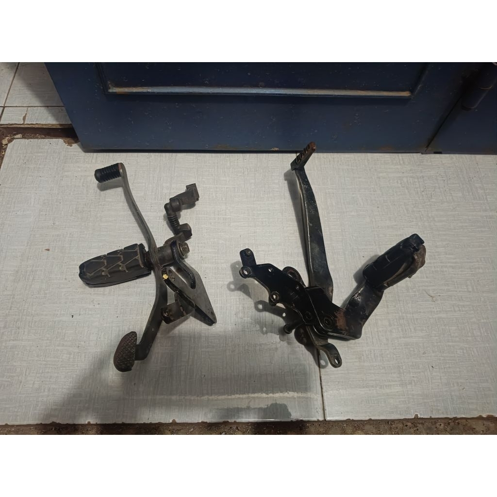 Footstep depan sonic 150r PNP Supra GTR second original