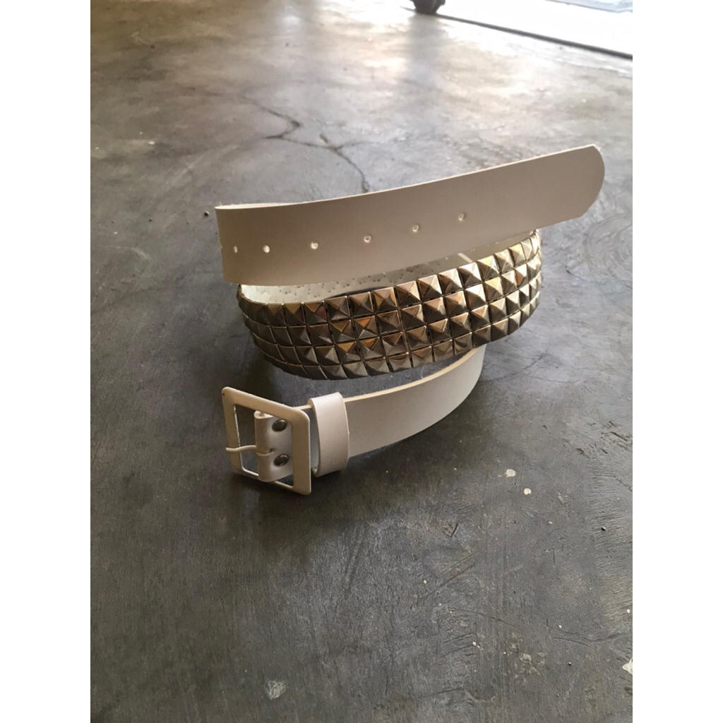 Spike studded White Belt 4 row