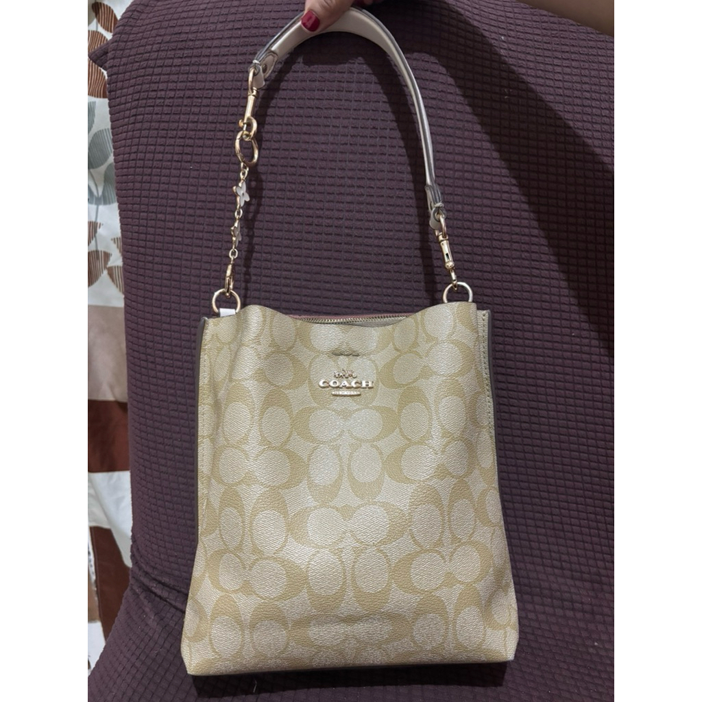 preloved coach mollie bucket