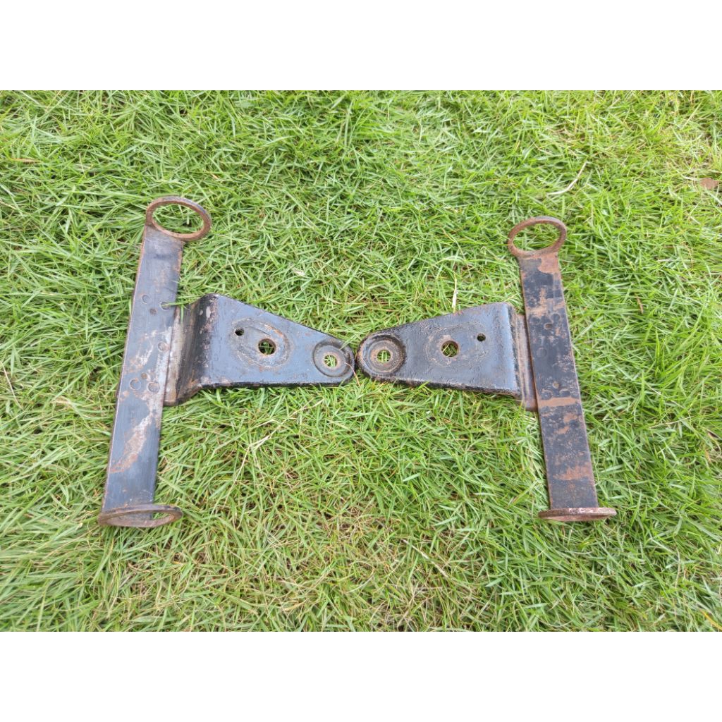 kupingan lampu depan Suzuki gp100
