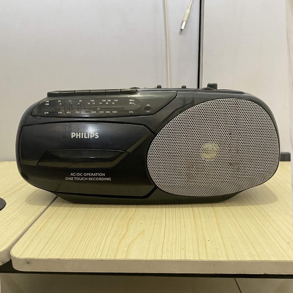 Radio Philip kondisi Mati