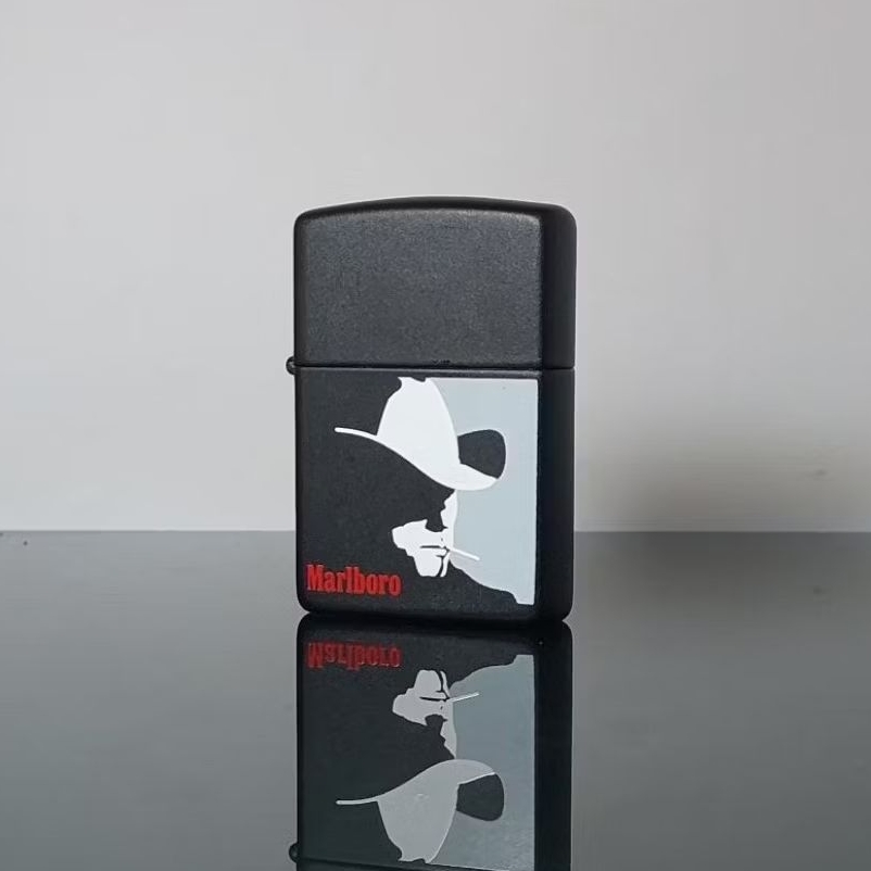 ZIPPO MRLBORO MAN / SILHOUETTE OFFICIAL LICENSED PRODUCT
TAHUN 1992