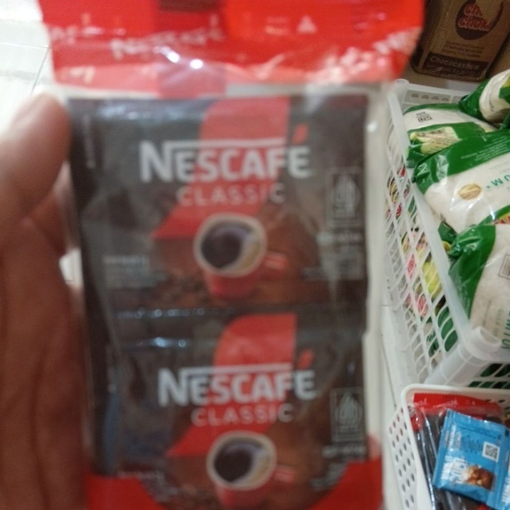 Nescafe Classic 10 Sachet - Kopi Murni 100% Tanpa Gula, Larut Cepat, Praktis