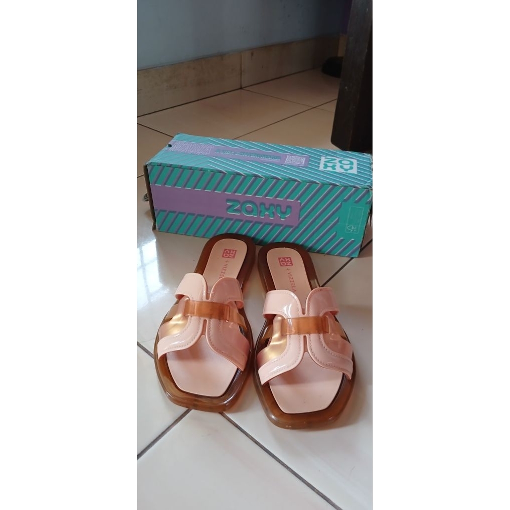 preloved Sandal Zaxy