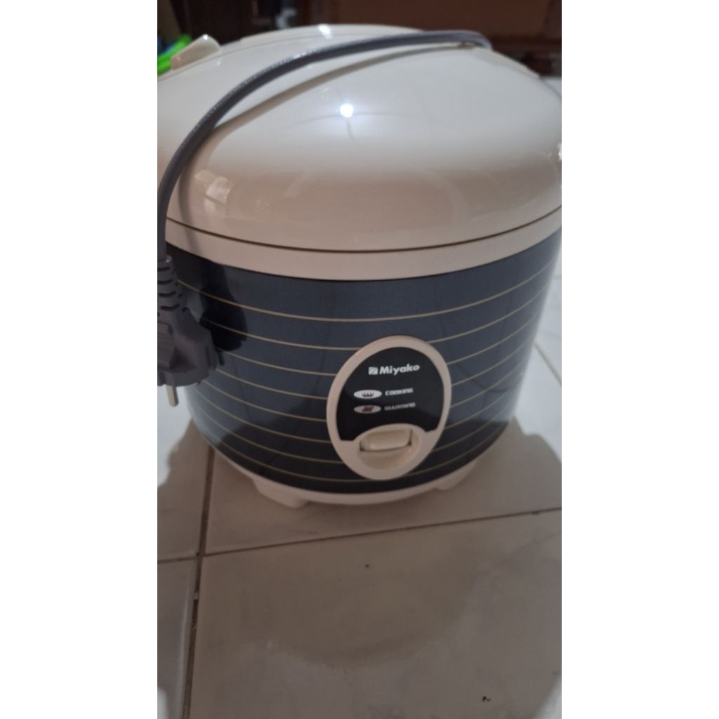Penanak Nasi Serbaguna Miyako MCM-508 Dark Glitter Line Rice Cooker 3 in 1 Magic com 1.8 Liter