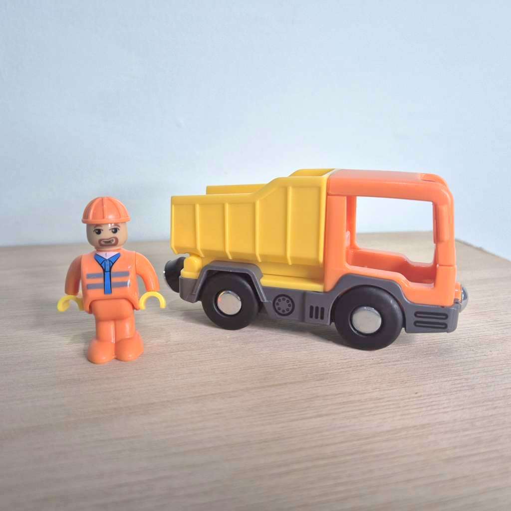 Mainan Truk dump truck molen sambungan magnetic kompatibel untuk kereta track rel kayu