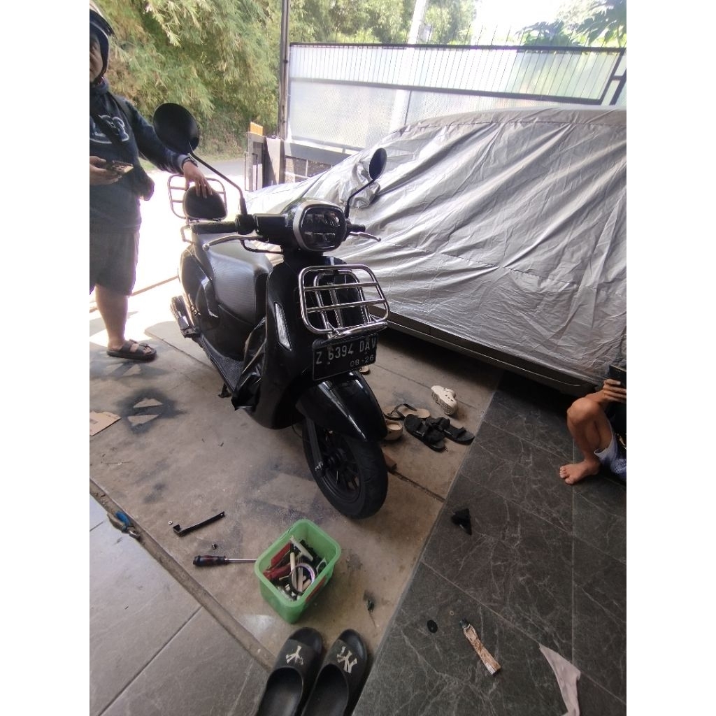 Rak sepeda motor benelli panarea front rack bene