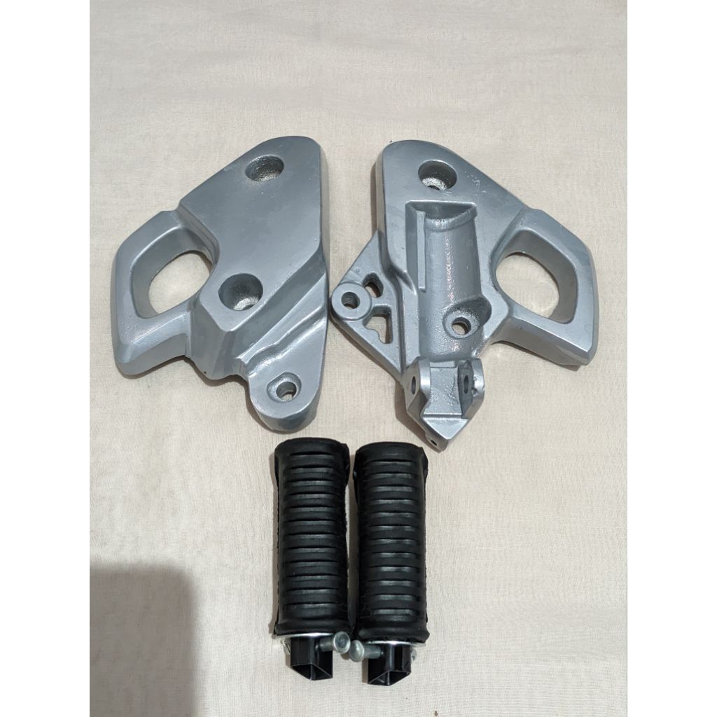 DUDUKAN FOOTSTEP DEPAN MOTOR SCORPIO Z NEW / SCORPIO NEW / SCORPIO ROBOT WARNA SILVER BAHAN FULL ALU