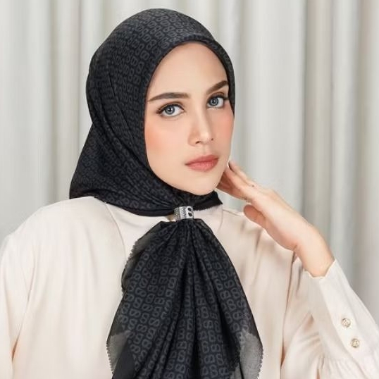 Tapis Square Caviar Buttonscarves Jilbab Hitam