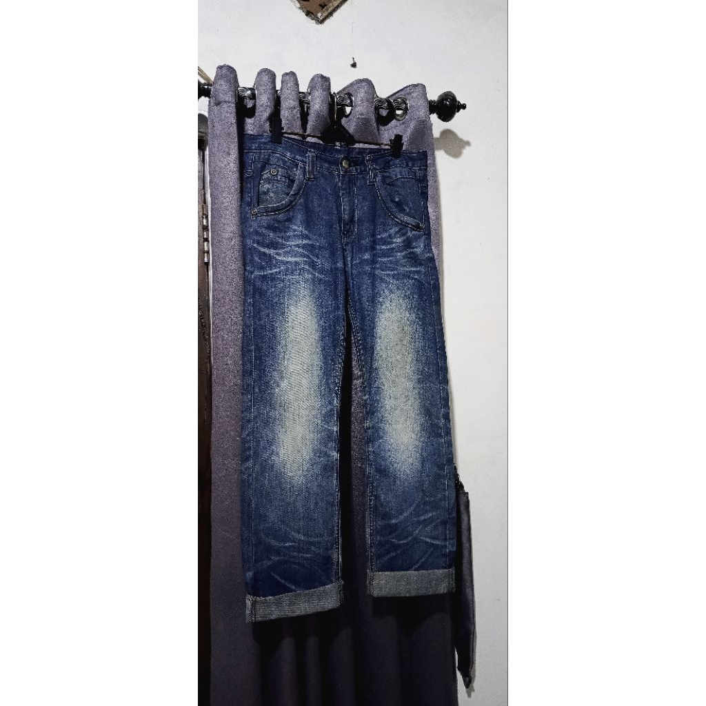 Jeans Fedding timbul