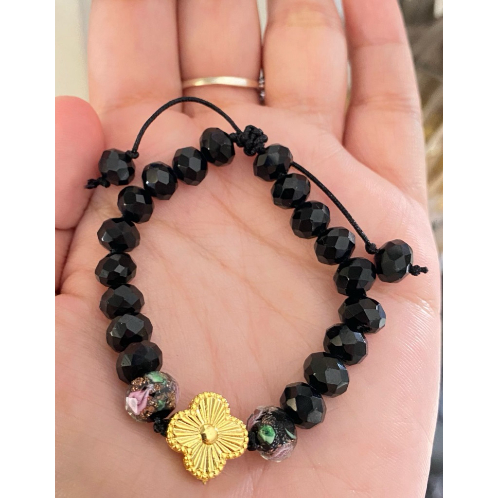 Gelang yaxiya serut manik",Gelang clover pendor yaxiya