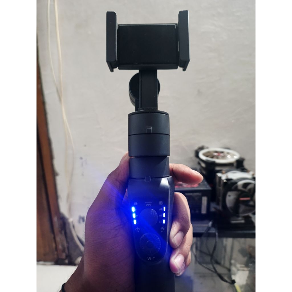 Brica B-Steady 3 axis Gimbal Stabilizer HP dan actioncam second