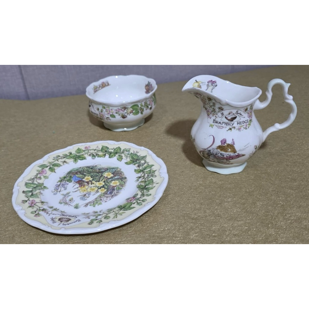 Royal doulton Brambly Hedges  cream jug open sugar set