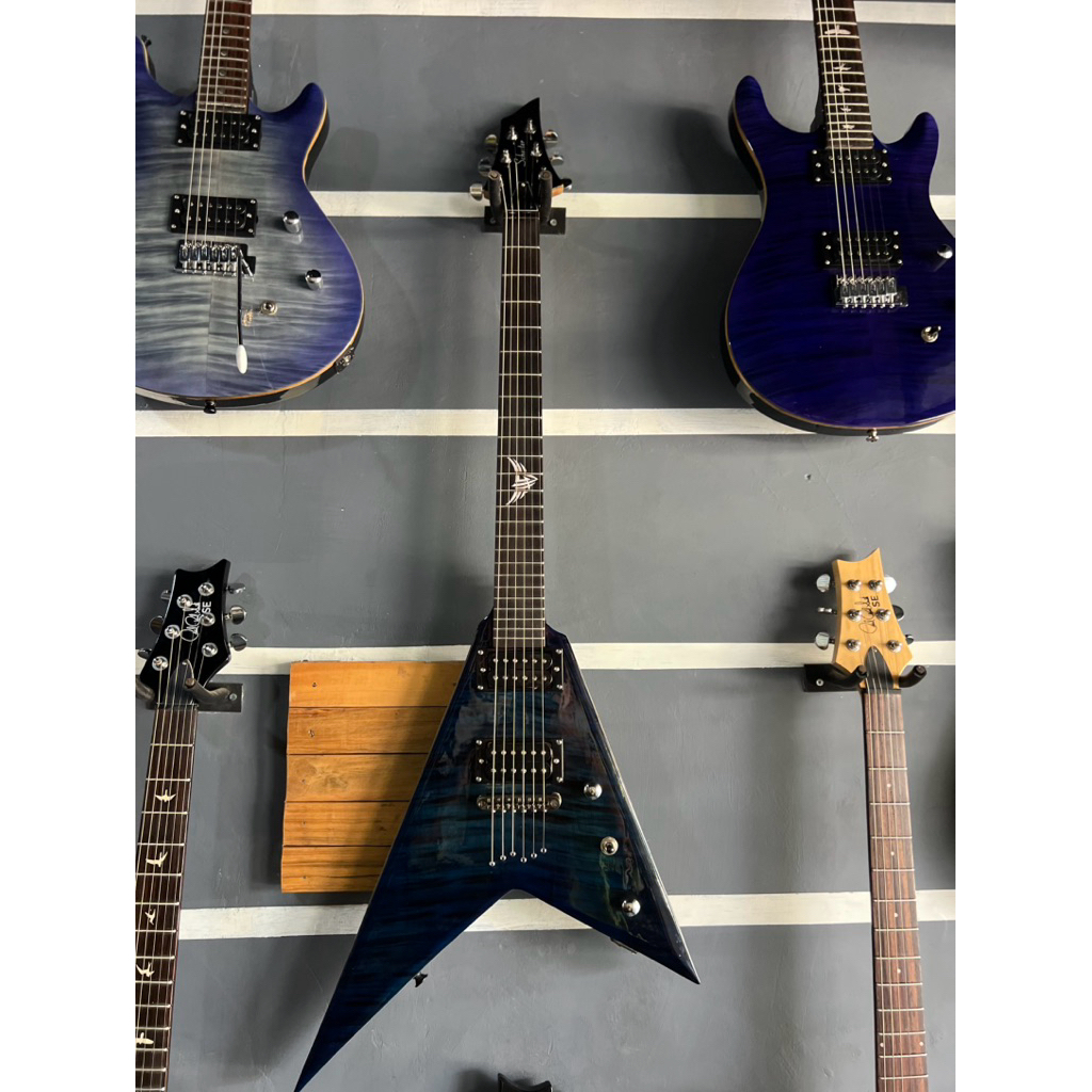 gitar flying V free packing kayu