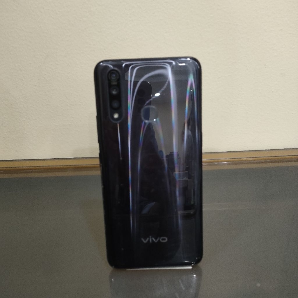 Handphone Vivo Z1 Pro Ram 4 64GB (Batangan, Tanpa Charger)