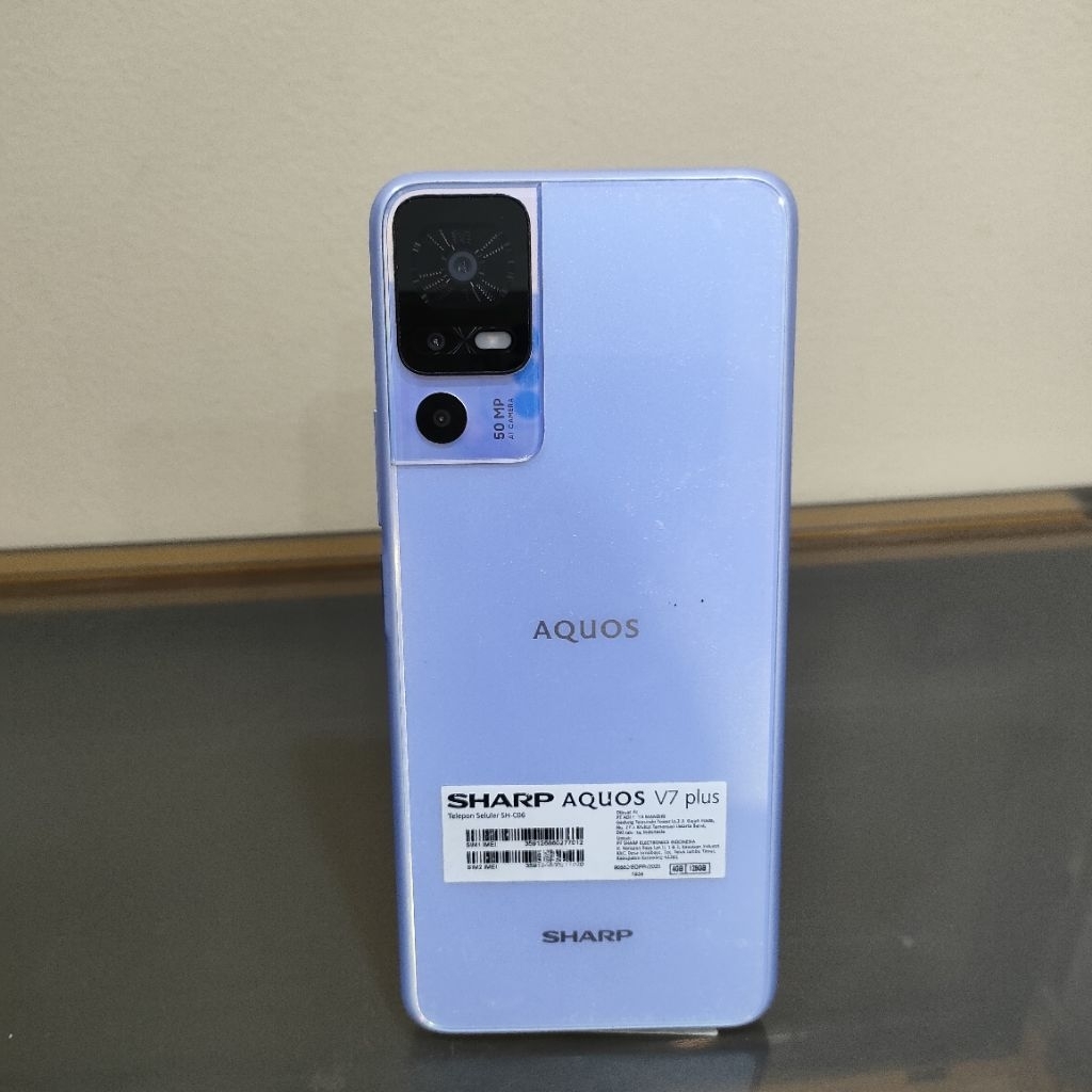 Handphone Sharp Aquos V7 Plus Ram 4 128GB (Batangan, Tanpa Charger)