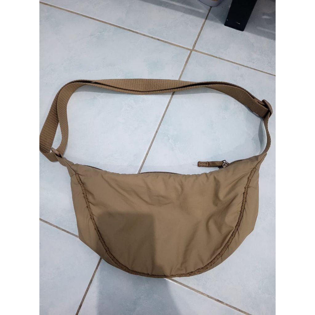 Preloved tas uniqlo (original)