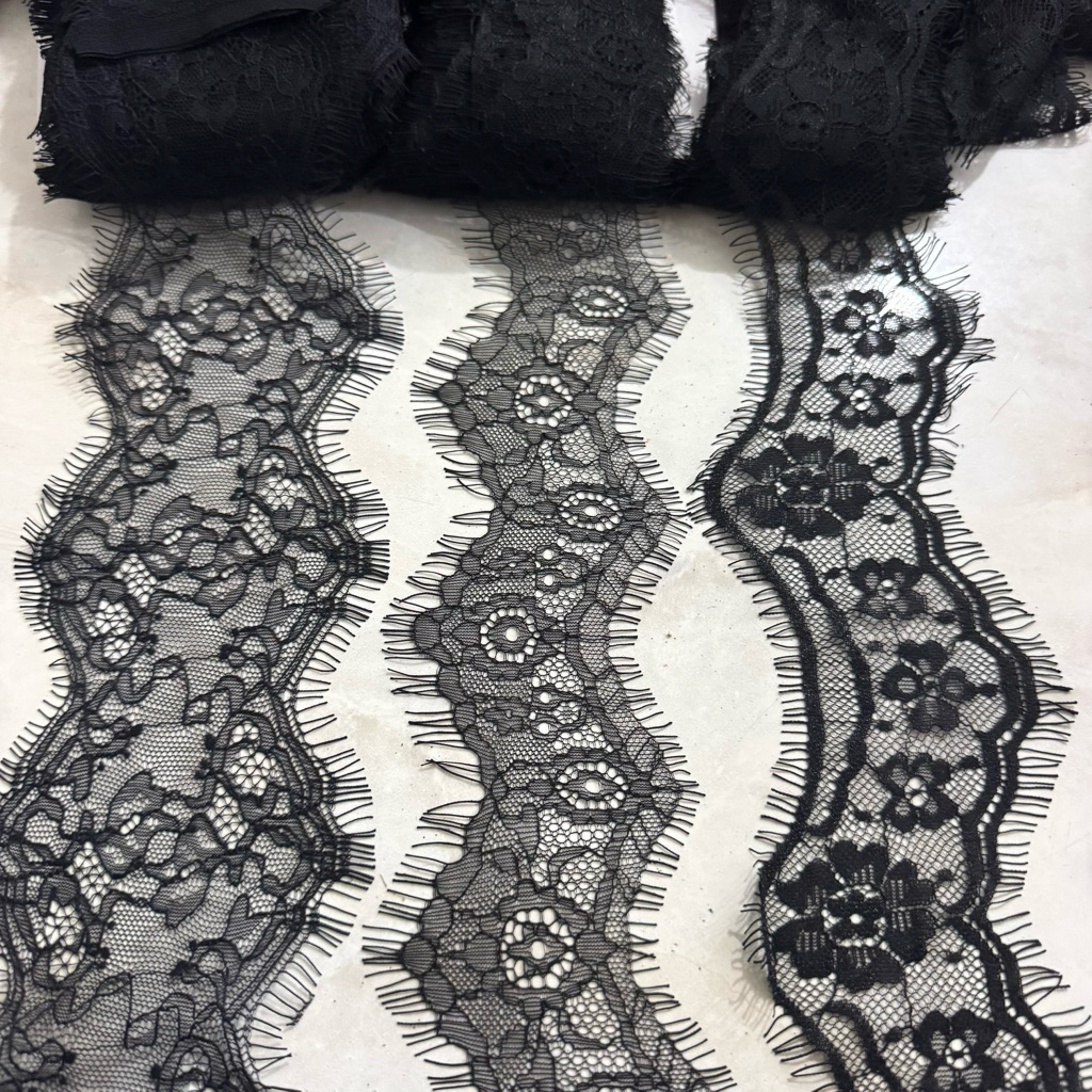 Renda Paris / renda kumis warna hitam lebar 5-10cm (harga per 3meter)