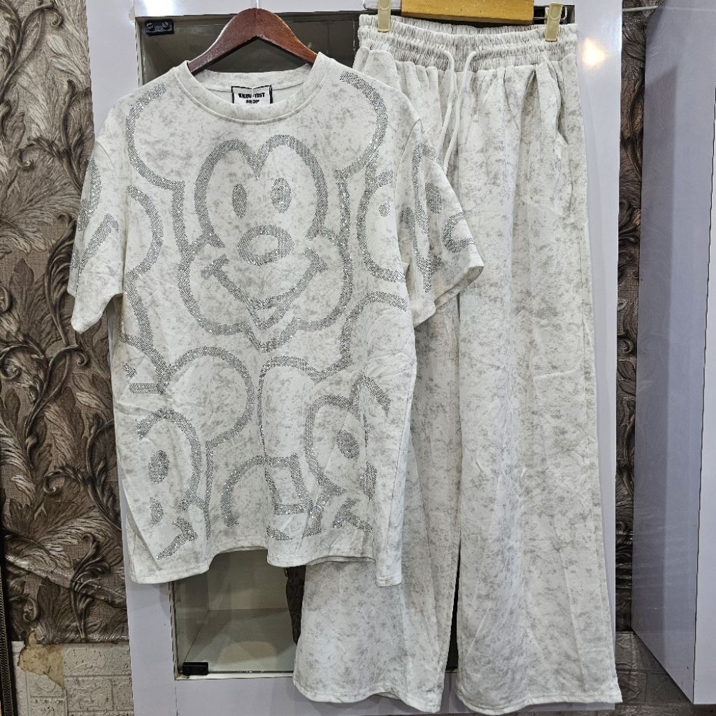 ONE SET KAOS IMPORT WANITA LENGAN PENDEK