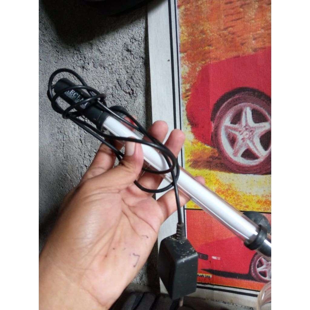 lampu akuarium