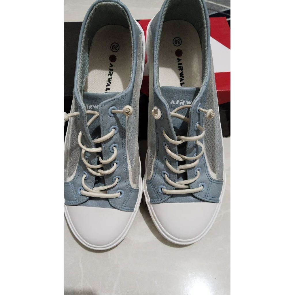 Preloved Sepatu / Sneakers Airwalk